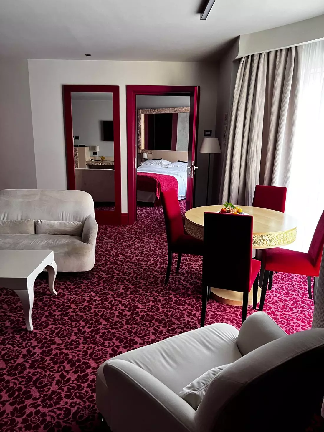 هتل دومینا سنت پیترزبورگ